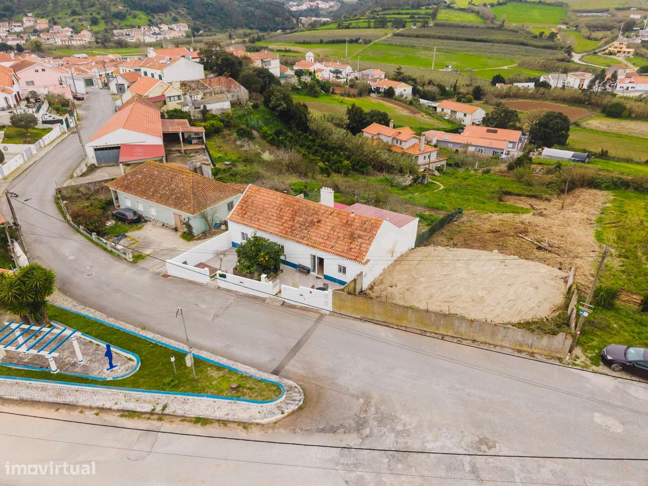 Moradia Térrea Renovada C/ Logradouro e Terreno, Vimeiro - Lourinhã-29