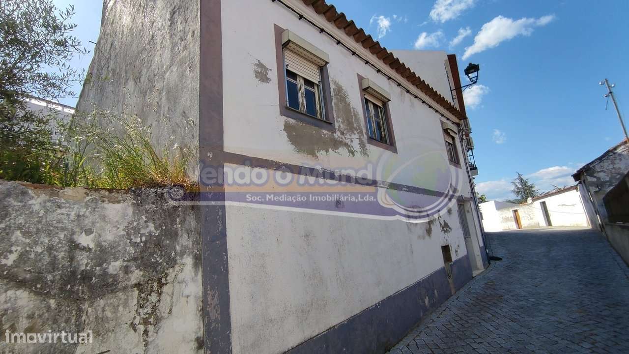 Moradia T2 para recuperar em Mora (MOR090) - Grande imagem: 2/2