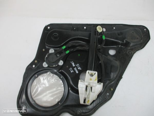 Elevador Tras Esq  Seat Leon (1M1) - 2