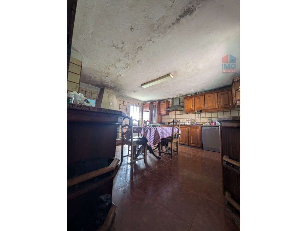 QUINTA COM MORADIA T3 PISCINA TERRENO E ANEXOS-14