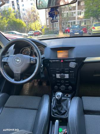 Opel Astra 1.6 Turbo Enjoy - 12