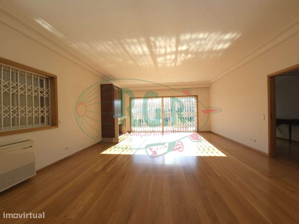 Moradia Isolada T3 | Piscina | Vistas Rio | 5 Min Porto-9