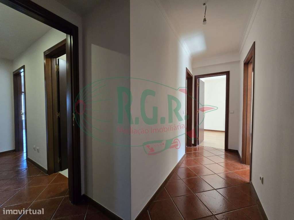 T2 C/ Lg Garagem e Arrúmos - Próximo Metyis-13