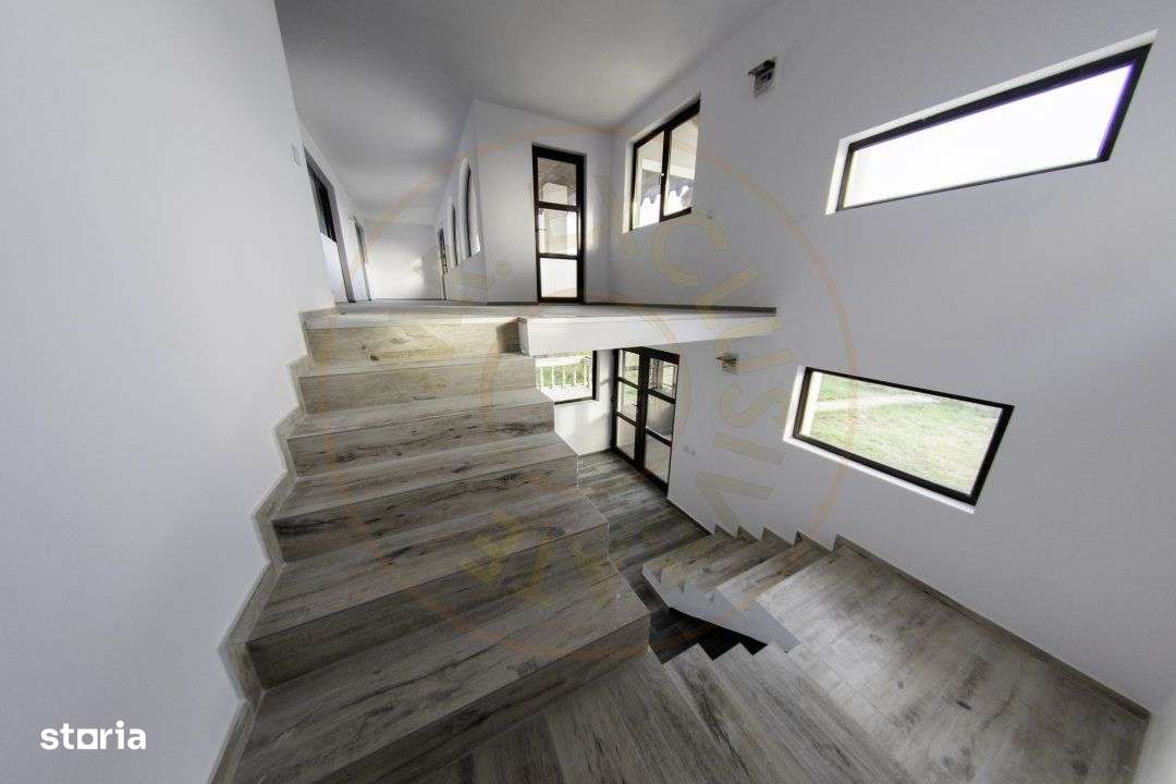 Casa spatioasa de vanzare - 225 mp utili, strada Scoartei, Bradu/zona - Imagine principală: 5/17