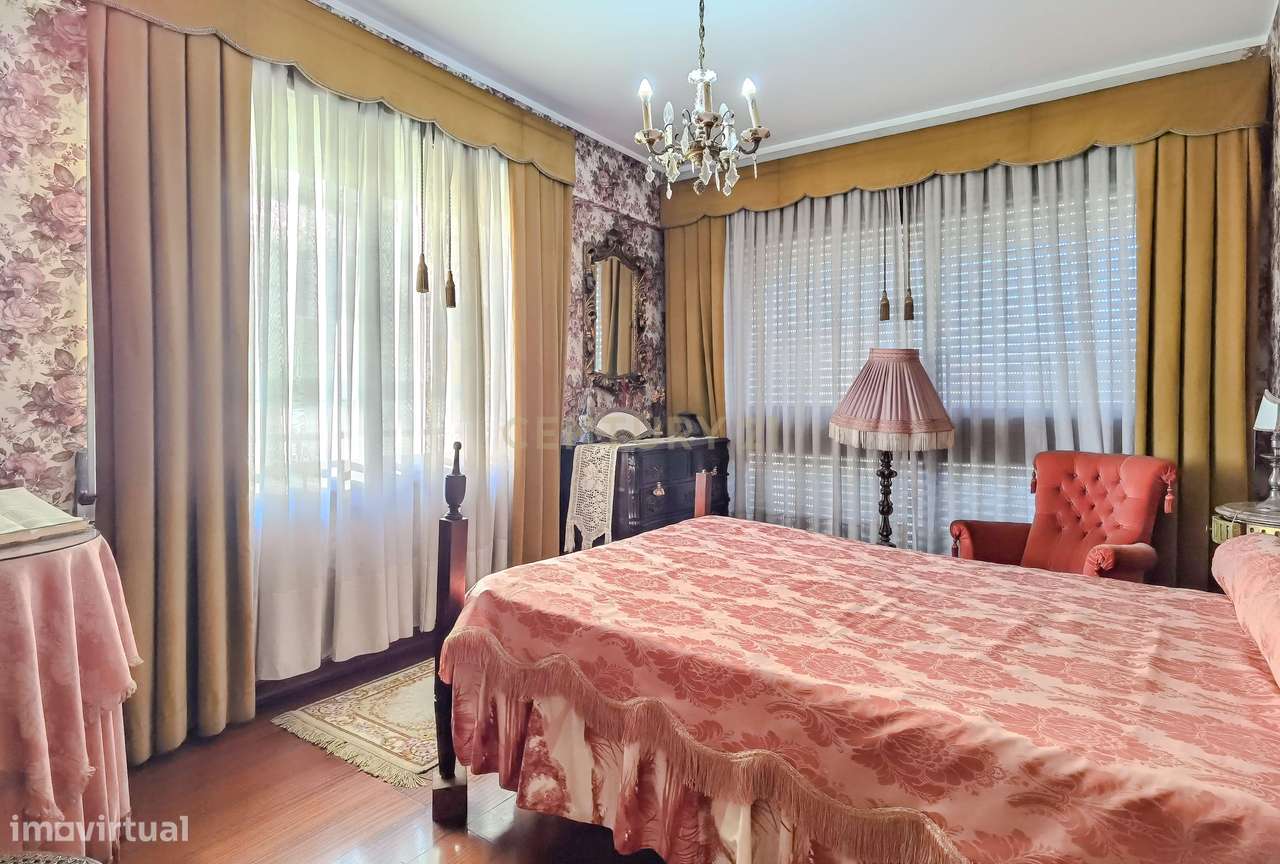 Moradia T4+1 em Pedra com Terreno de 1088m² em Pedrouços – Próxima ao-18