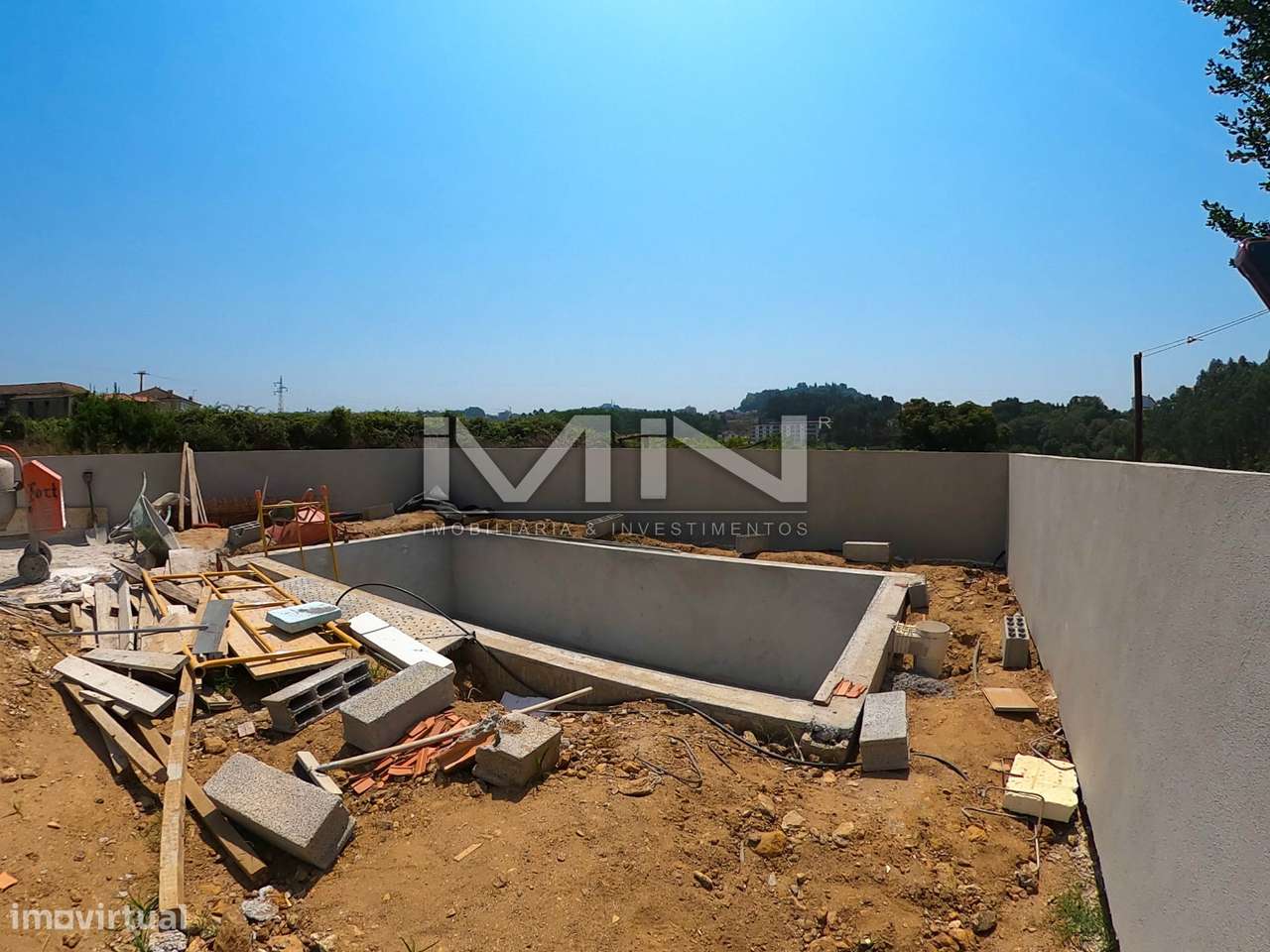 Moradia V4 -c/ piscina - 5 km do Porto-46