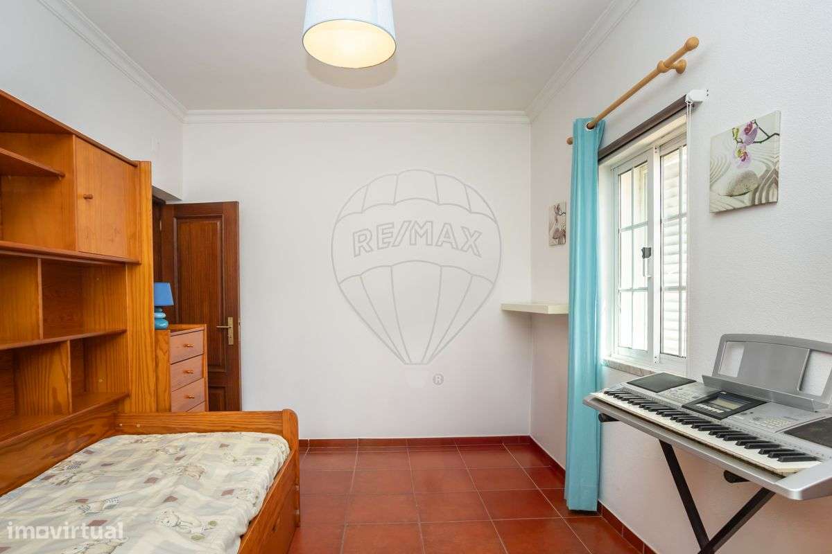 Moradia T4 em Quinta do Anjo-26