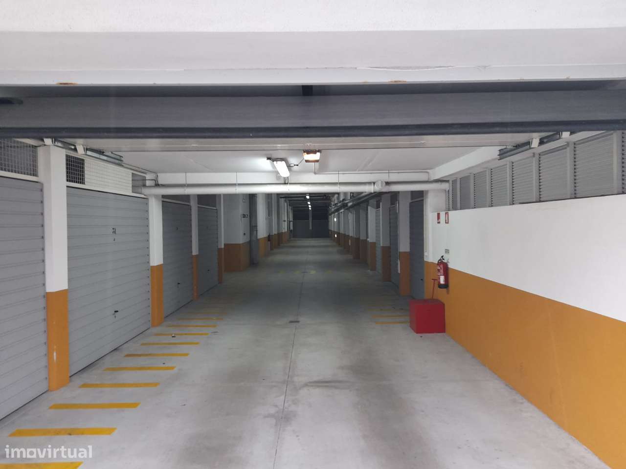 Alugo Garagem R. Professor Manuel Pires Veloso, V. N. Gaia - Grande imagem: 4/7