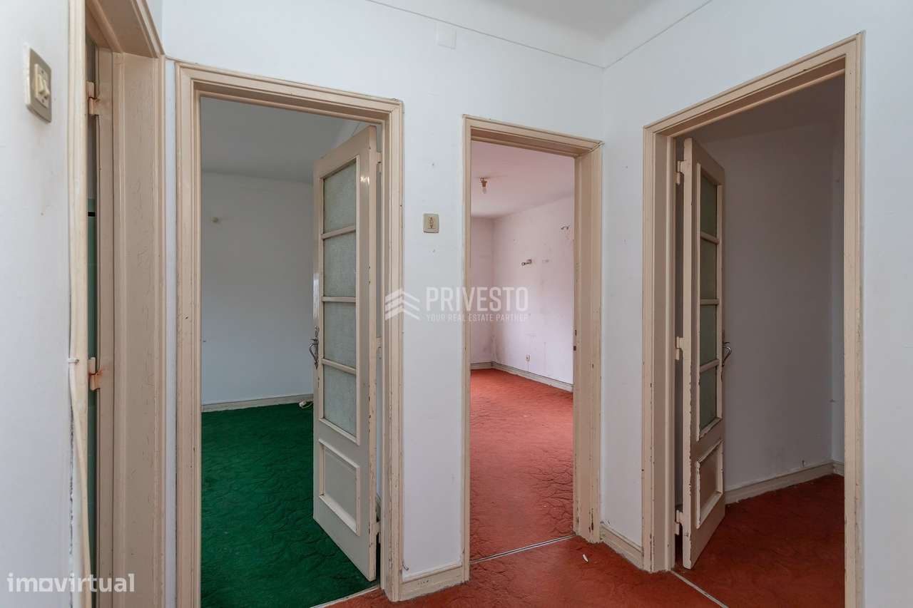 Prédio Devoluto com 3 Apartamentos | Lote 551 m² | Alcabideche-10