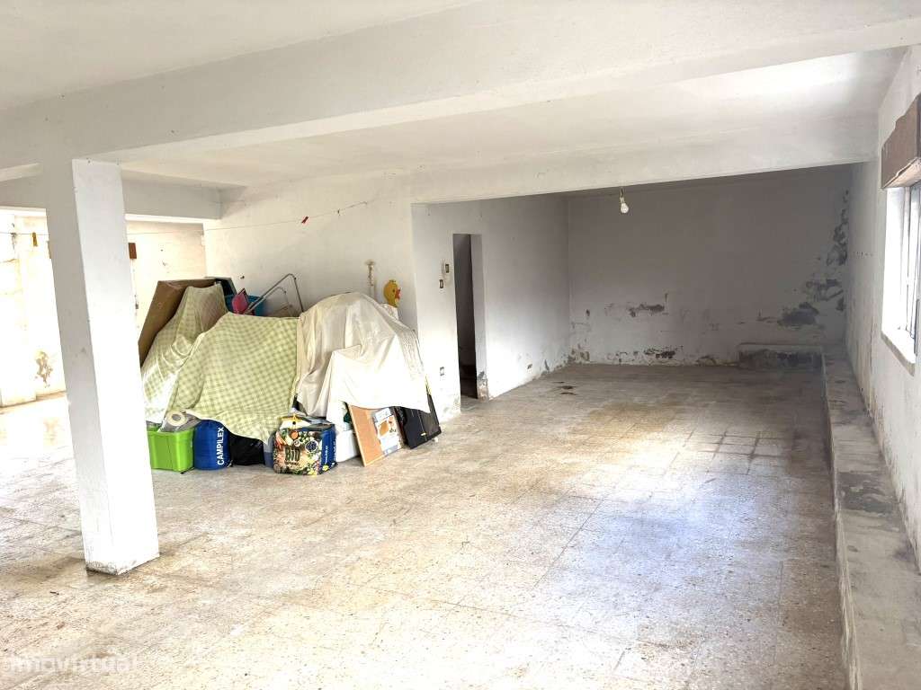 MORADIA PARA RECONSTRUÇÃO - GRANDE POTENCIAL DE VALORIZAÇÃO

Rua ...-43