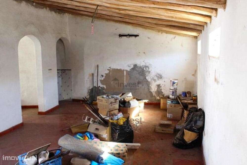 Prédio para remodelação - Carvoeiro-11