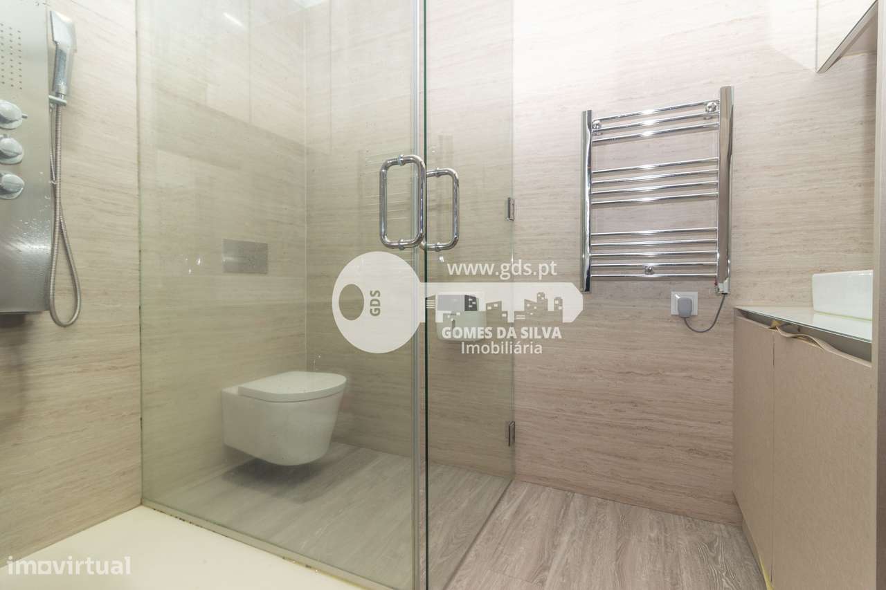 Moradia T3+1 com Espaços Comerciais – Ideal para Viver e Investir-20