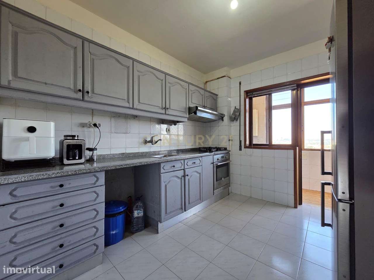 APARTAMENTO T2 | VARANDA | LUGAR DE GARAGEM | ARRUMOS | ELEVADOR | GON-23