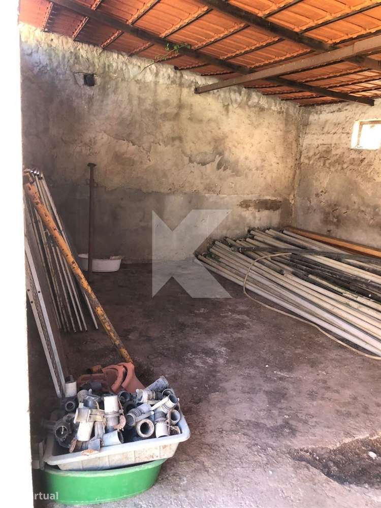 Moradia T7 em Coimbra para restaurar-18