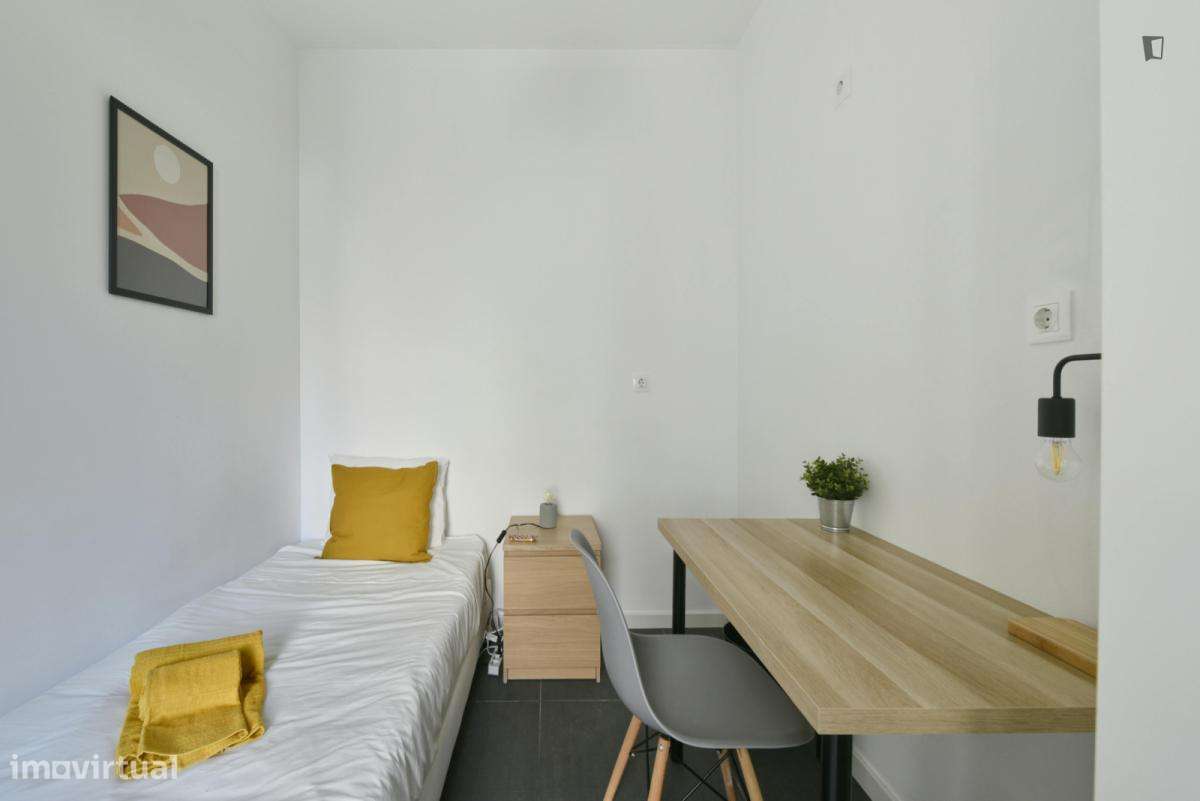 Quarto - localizado em Penha de França Lisbon - Grande imagem: 5/7