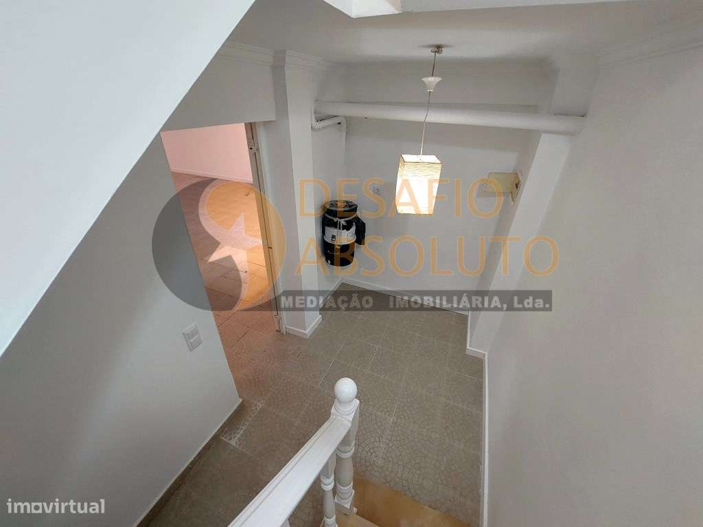 Moradia em Banda T4 c/ Piscina e Garagem. Quinta da Serralheira - S...-20