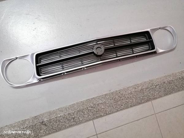 Grelha frontal dos faróis do Datsun 1200 (Nova) - 1