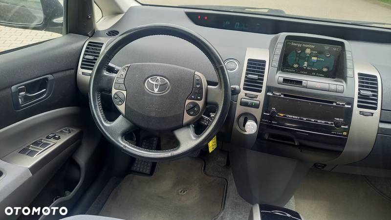Toyota Prius (Hybrid) Executive - 19