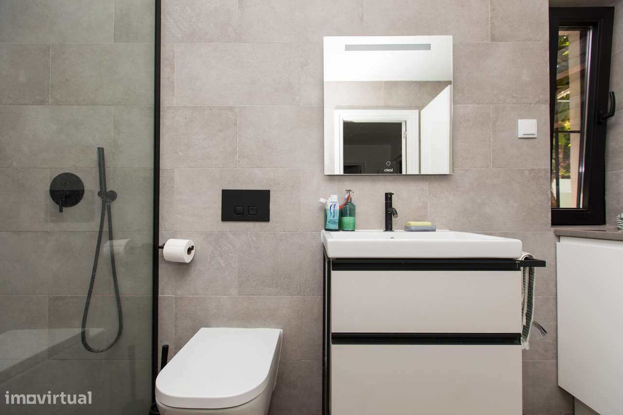 Moradia isolada terreno de 811m2 piscina jardim Sesimbra-29