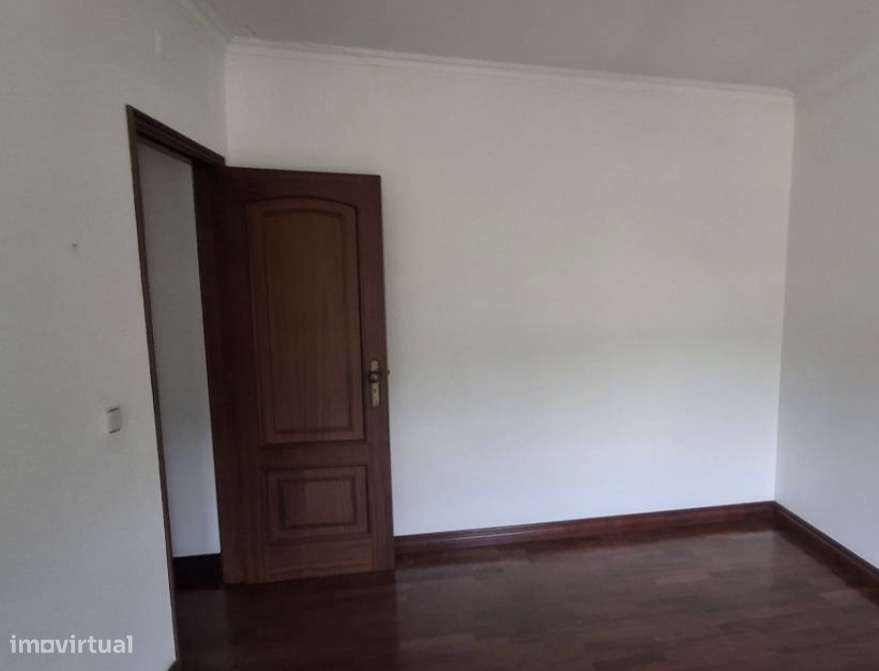 Imóvel de banco : escritura ao abrigo do simplex-14