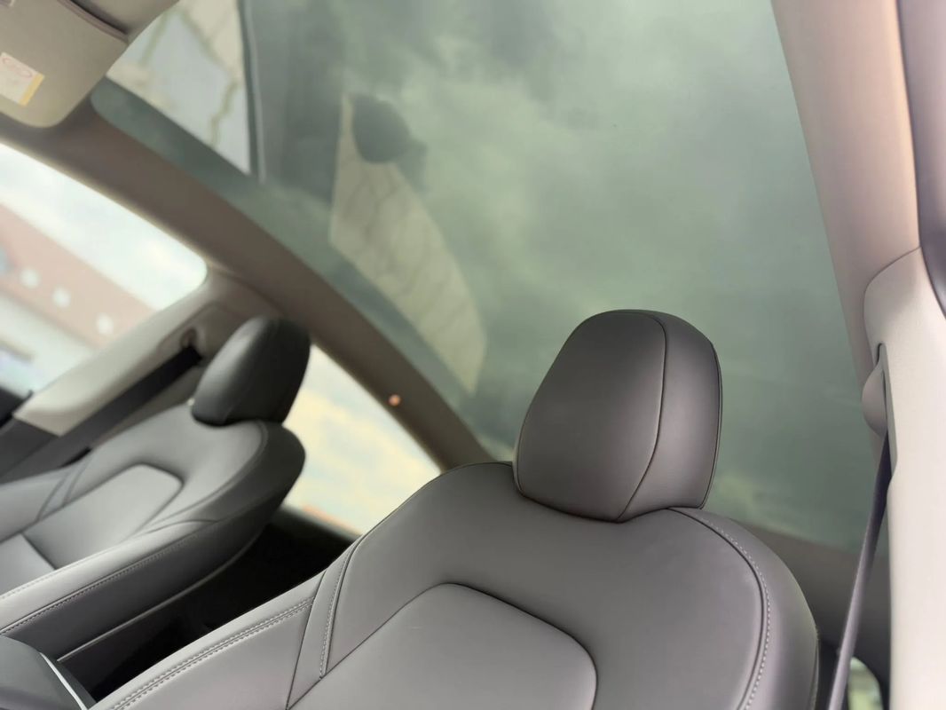 Tesla Model Y Long Range Dual Motor AWD - 11