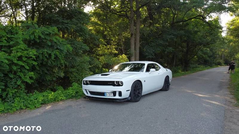 Dodge Challenger - 19