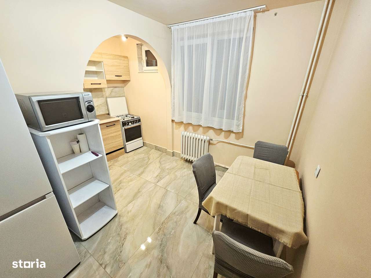 Dau în chirie apartament 3 camere-strada Splaiul Crișanei - Imagine principală: 4/14