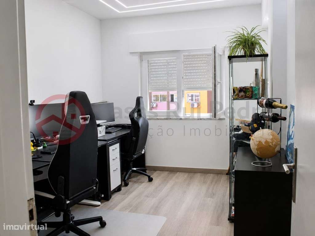 Apartamento T3 com excelentes áreas, Paivas-15