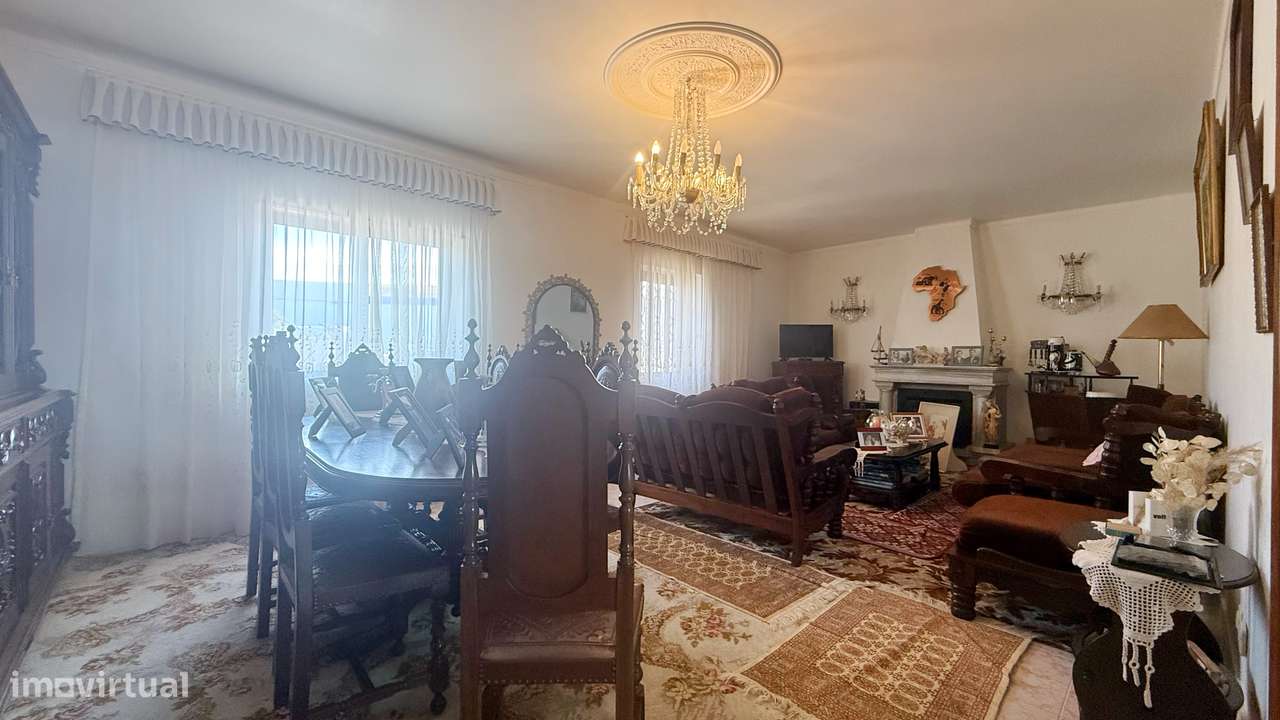 Moradia Isolada com Terreno Amplo em Parceiros da Igreja, torres novas-8