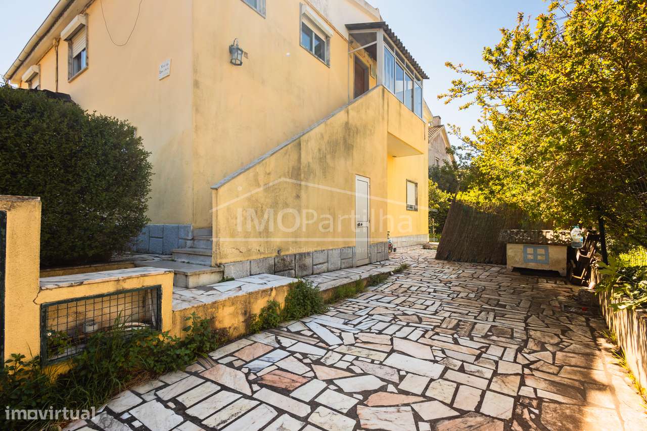 Moradia Dividida em 3 Apartamentos Caparide - São Domingos de Rana-22
