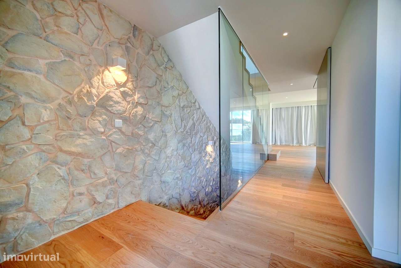 Moradia V4 Luxo na Costa da Guia-10