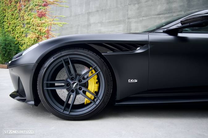 Aston Martin DBS Coupe Superleggera - 15