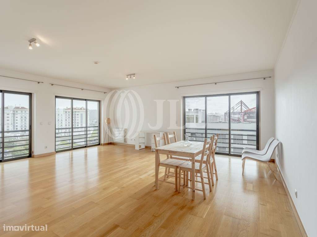 Apartamento T3 com estacionamento, em Alto dos Moinhos, Lisboa - Grande imagem: 2/29