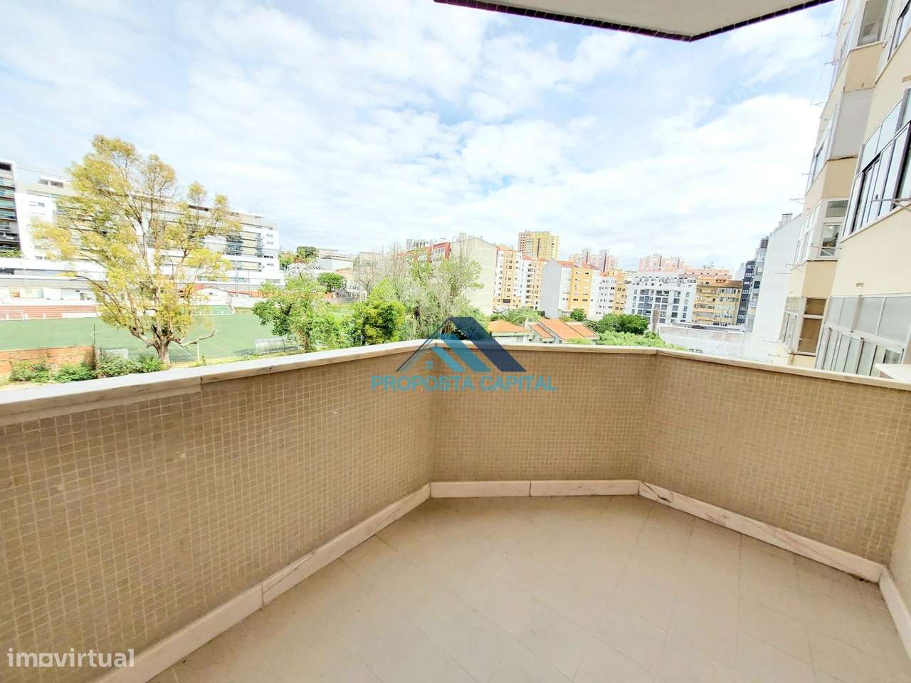 APARTAMENTO T3 TOTALMENTE REMODELADO | ESTRADA DA LUZ - COM GARAGEM-17