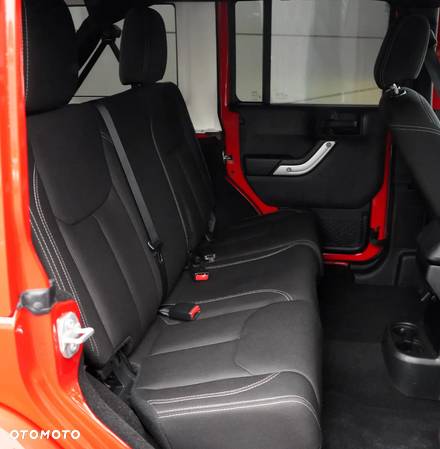 Jeep Wrangler 3.6 Unlim Sahara - 26