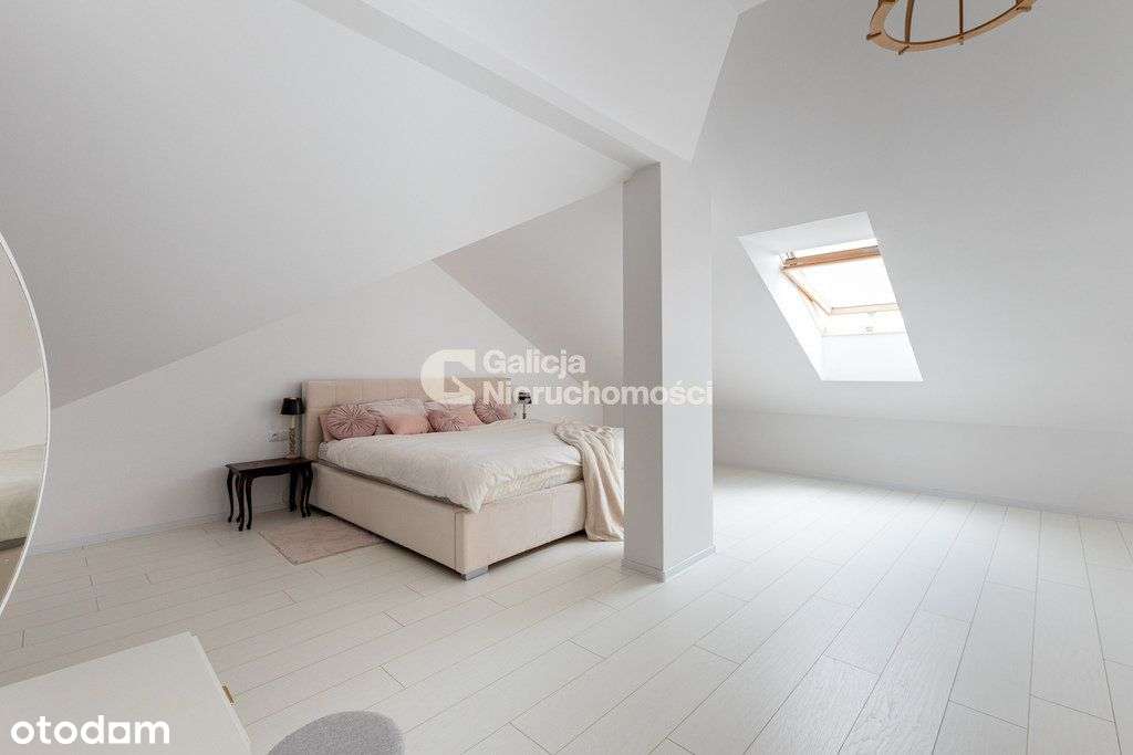 Komfortowy dom parterowy z użytkowym poddaszem-11