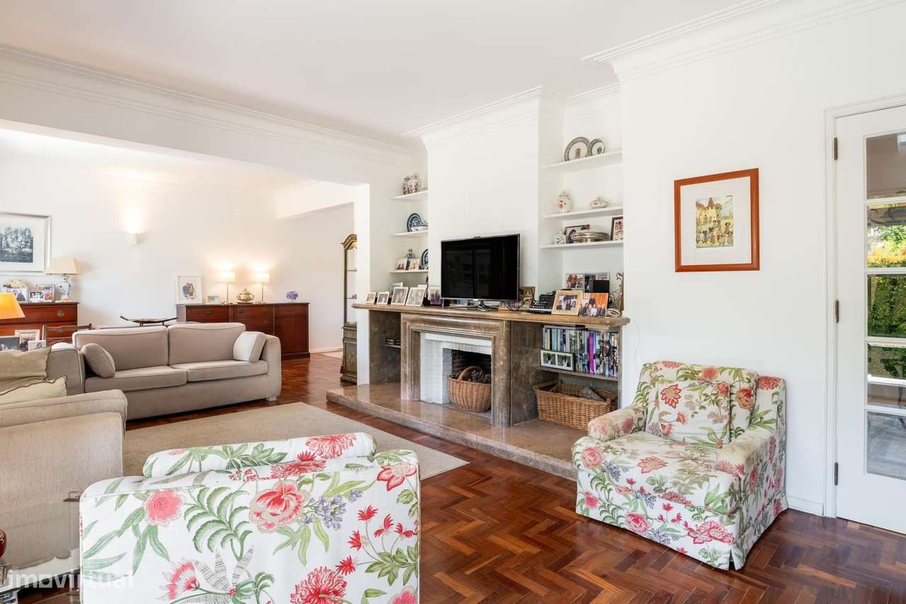 Moradia T4 + 2 com piscina, Bairro do Rosário, Cascais - Grande imagem: 3/44