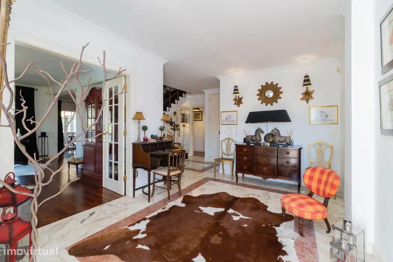 Moradia Isolada T6 com Garagem e Piscina Coberta na Quinta da Beloura-9