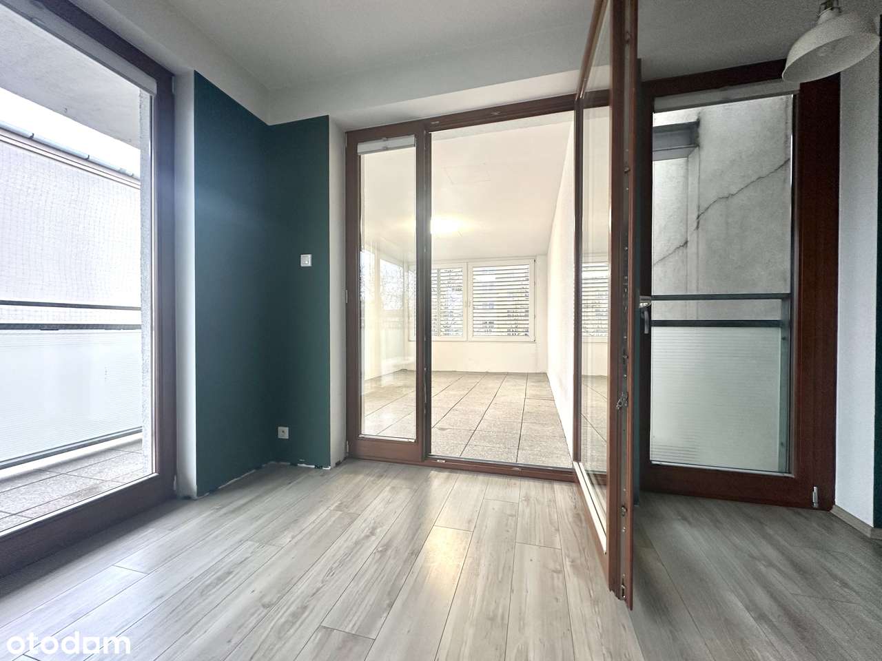 Mieszkanie z zadaszonym tarasem, klimatyzacją oraz miejscem postojowym-2