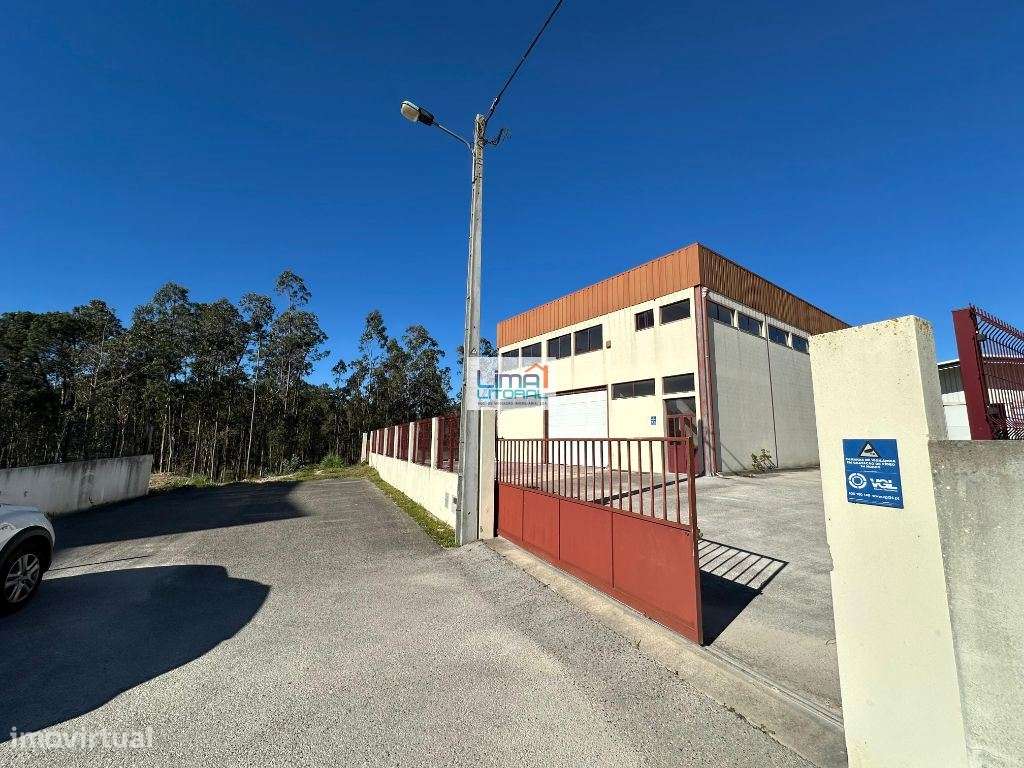 Armazém com escritórios e logradouro - Ortigosa - Leiria - Grande imagem: 2/20