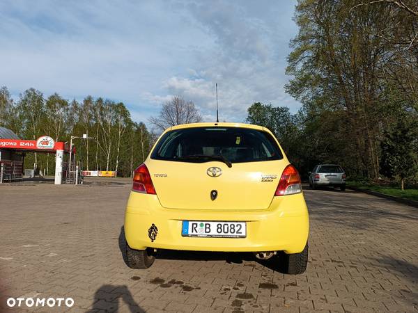 Toyota Yaris 1.0 VVT-i - 2