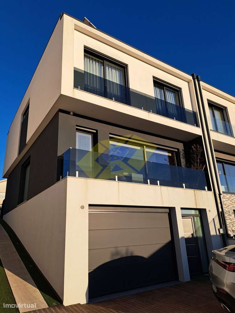 Moradia T3 em Felgueiras-24