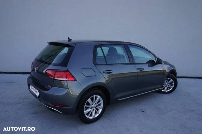 Volkswagen Golf 1.6 TDI Comfortline - 6