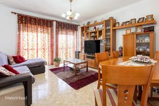 Apartamento T2 à venda em Quintinha / Sesimbra