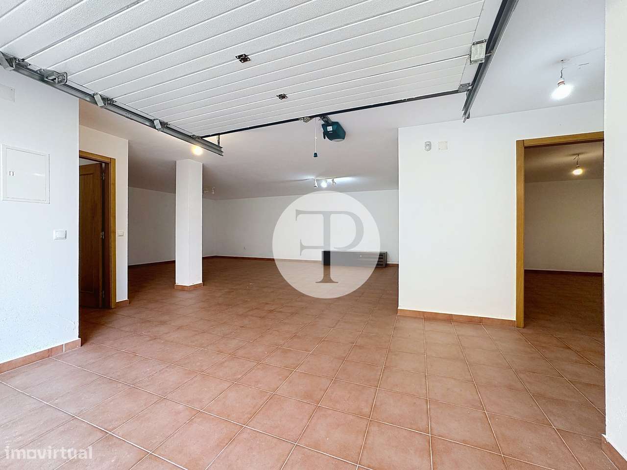 Moradia T5 com piscina no Nadadouro | 408 m² | Lote de 809 m²-40