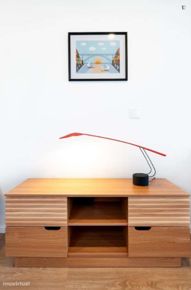 Quarto - localizado em Lordelo do Ouro Porto - Grande imagem: 3/7