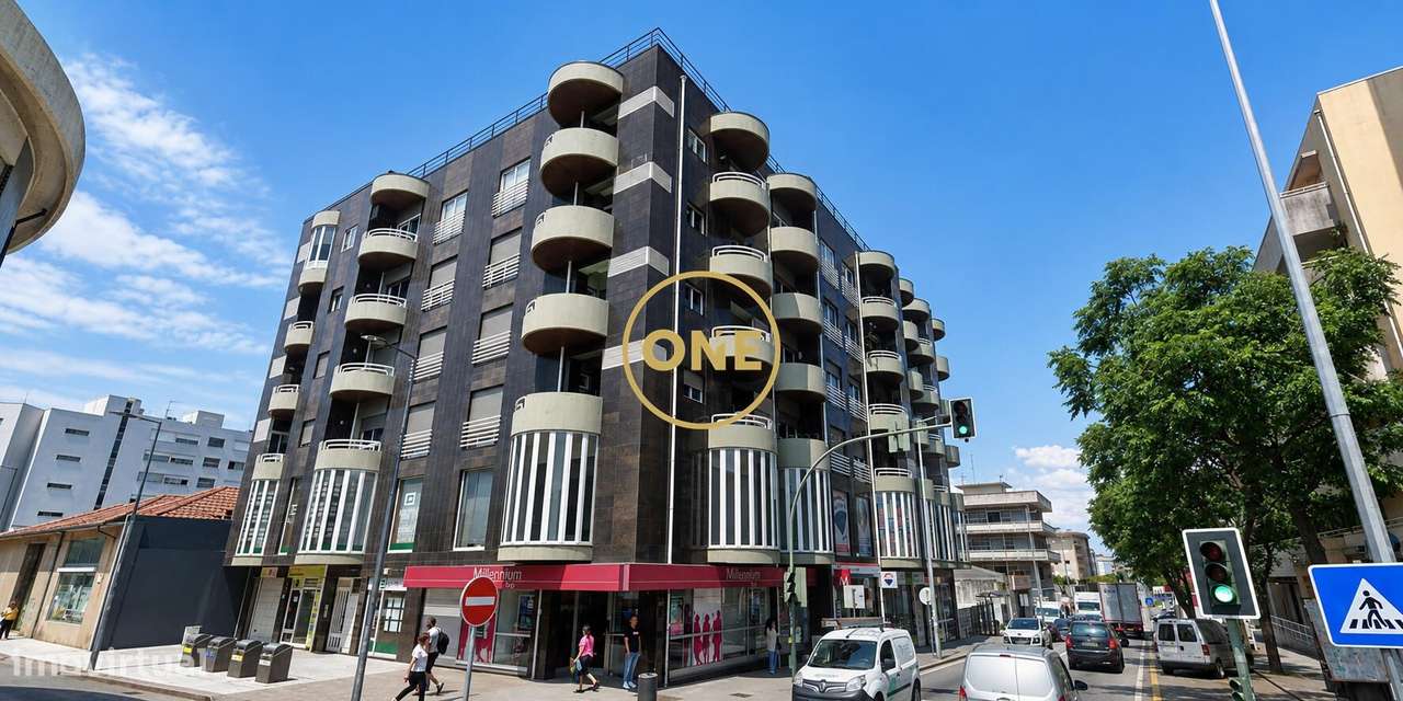 T4 Exclusivo no Centro da Trofa | Último Piso | 240 m2 | Estúdio Indep-0