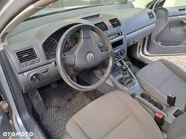 Volkswagen Golf V 1.6 Comfortline - 14