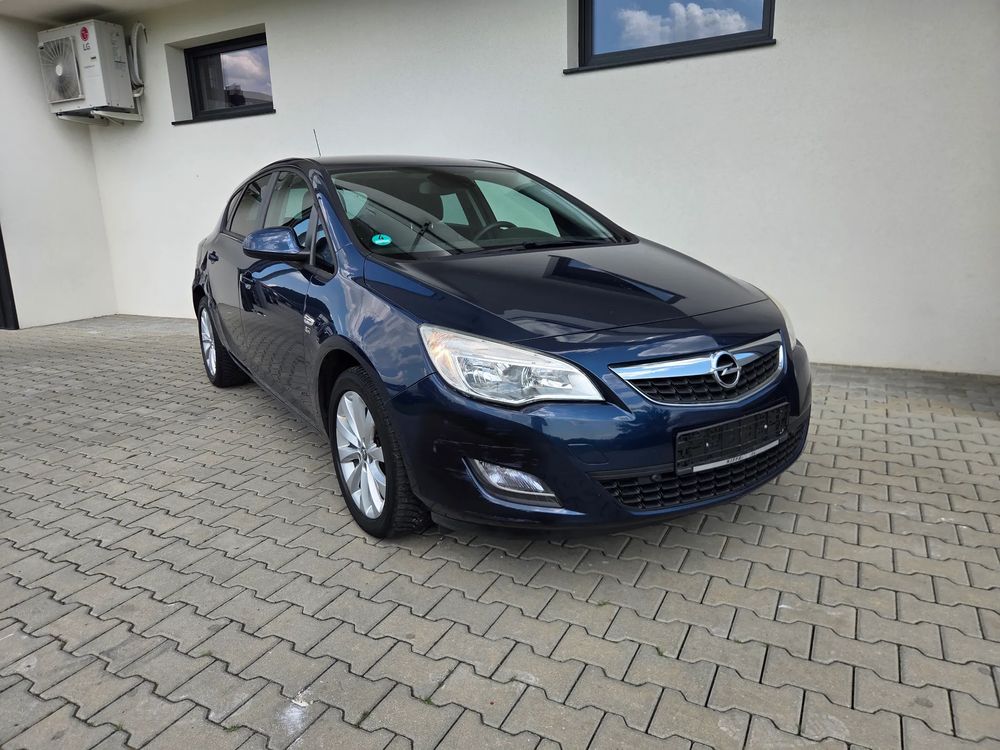Opel Astra J (2009-2019) 2011