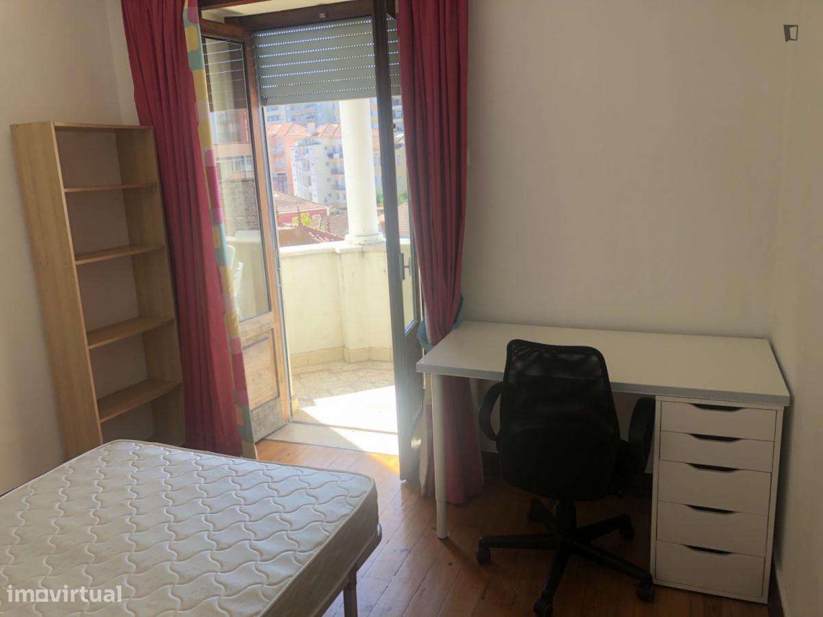 Quarto - localizado em Montes Claros Coimbra - Grande imagem: 3/10